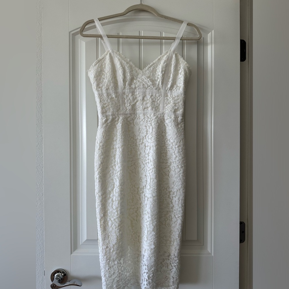 LULU’S WHITE BODYCON LACE GORGEOUS DRESS